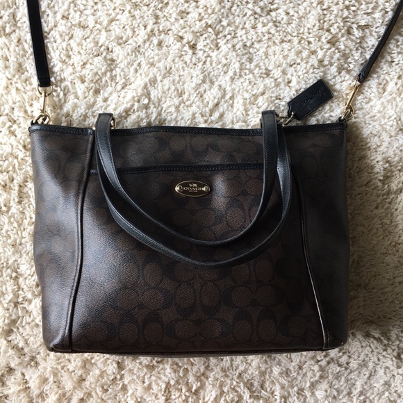 Signature COACH handbag - Picture 1 of 5